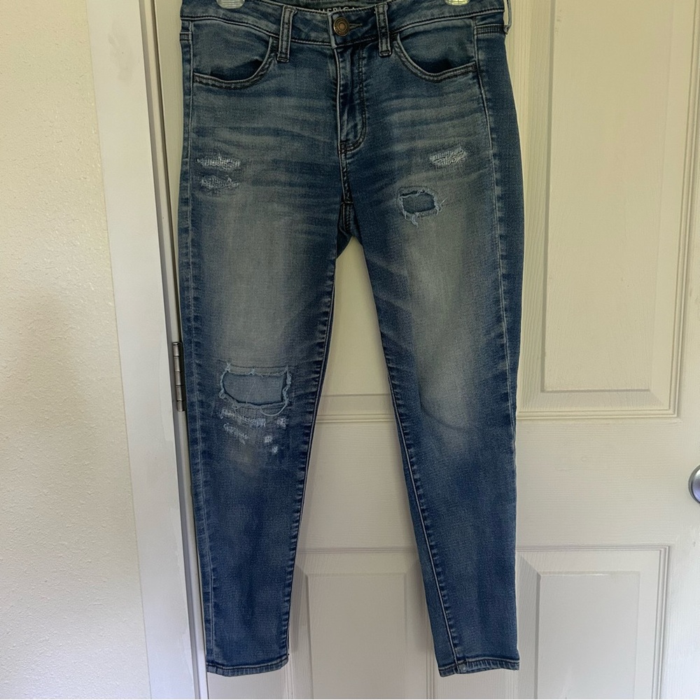 American Eagle Super Stretch Distressed Jeggings